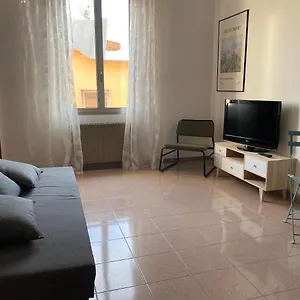 Casa Enza: A Un Passo Dal Mare. Appartamento
